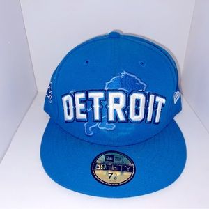 Detroit lions New Era fitted size 7 3/8 great condition